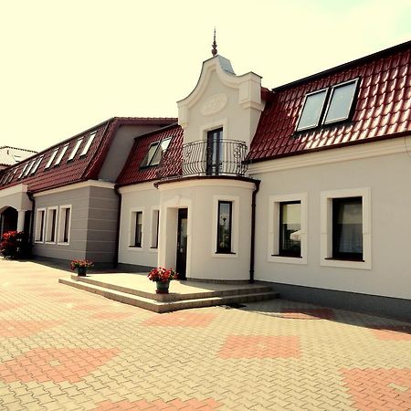 Hotel Wielkopolanka Środa Wielkopolska Exterior foto