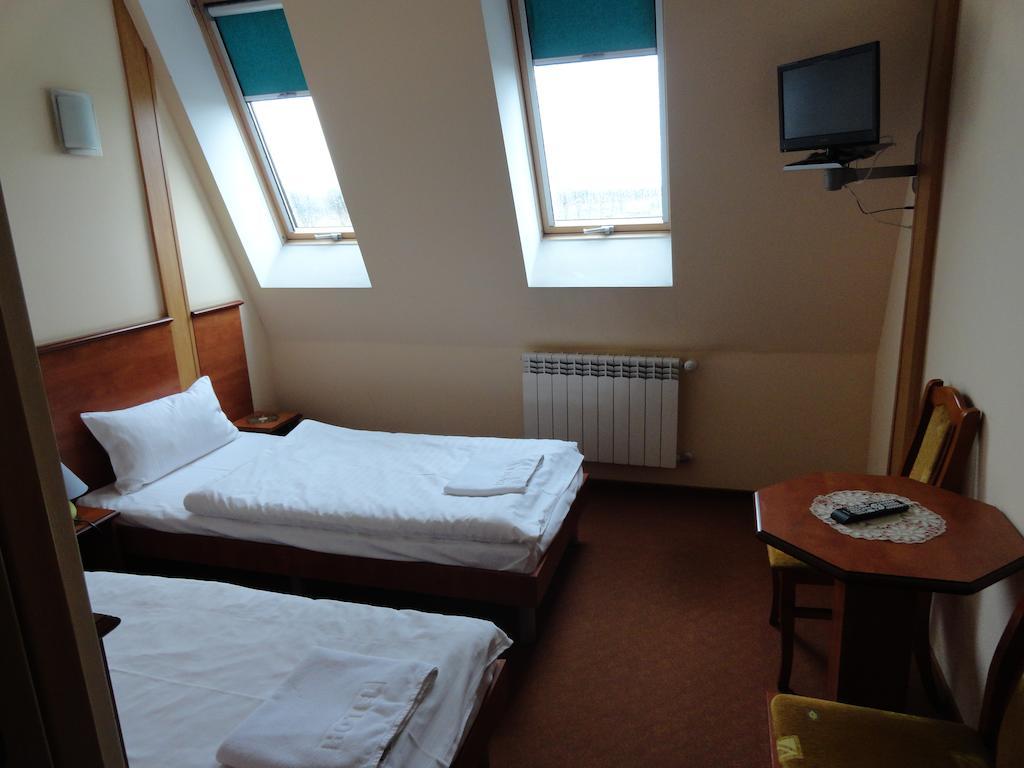 Hotel Wielkopolanka Środa Wielkopolska Exterior foto