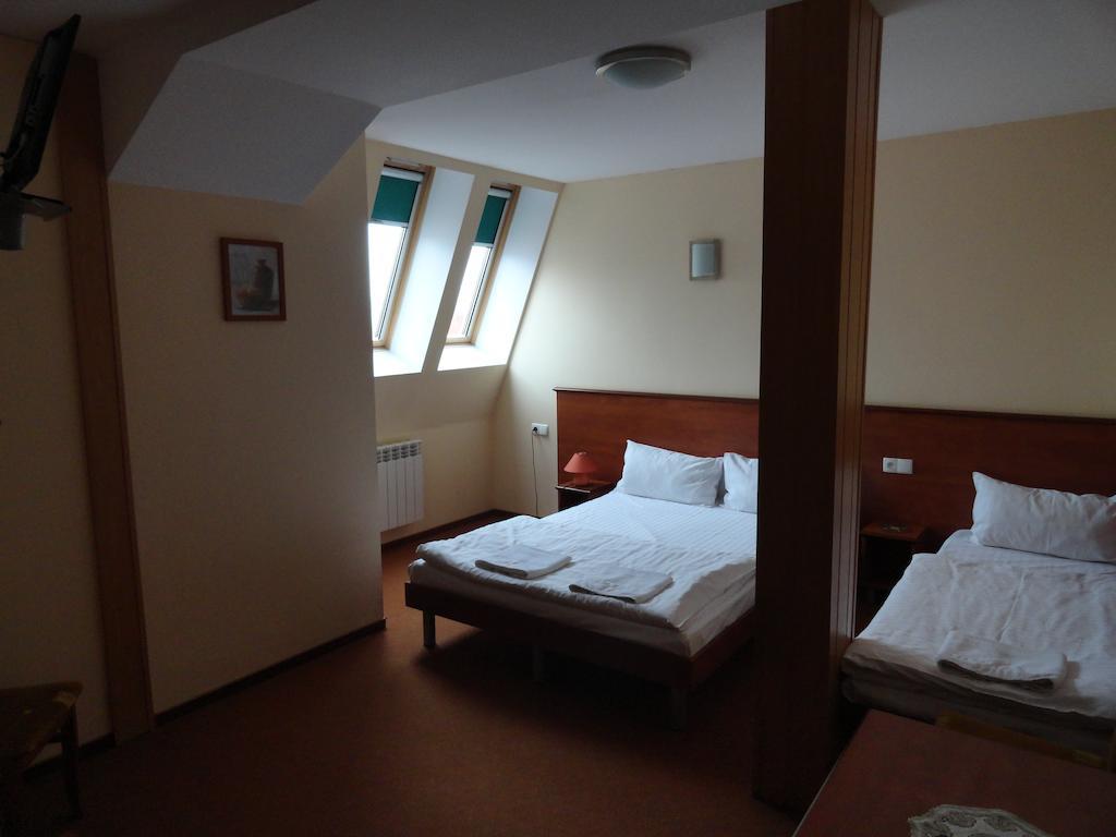 Hotel Wielkopolanka Środa Wielkopolska Habitación foto