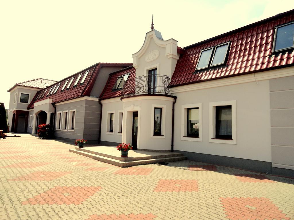 Hotel Wielkopolanka Środa Wielkopolska Exterior foto